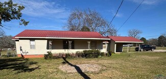 321 E Grand Bluff Rd, Beckville, TX 75631