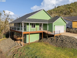 125 Sylvan Vista Ct, Roseburg, OR 97471