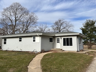 222 E Brown St, Earlville, IL 60518