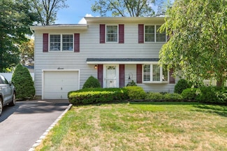 7 Mildred Ct, Nesconset, NY 11767