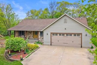 3976 Lindstrom Ln, Stevens Point, WI 54482