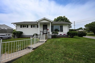 1497 Woodland Dr, Morgantown, WV 26505