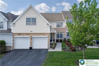 1060 E Homestead Ln, Morgan Hill, PA 18042