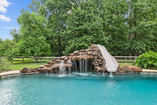 20801 Plaza Cir, Crosby, TX 77532