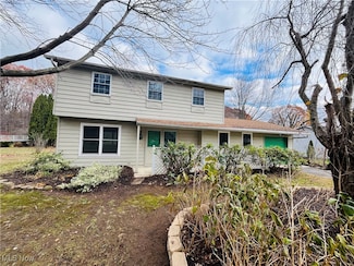 6835 Shelly Dr, Madison, OH 44057