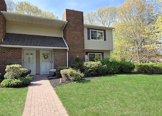 225 Lake Pointe Cir Unit 1, Middle Island, NY 11953
