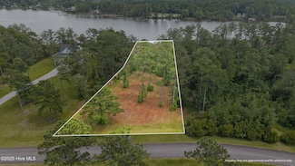 170 Waters Edge Rd, Oriental, NC 28571