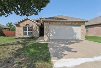 5901 Ozark Dr, Fort Worth, TX 76131