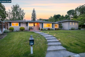 1100 Hillcrest Dr, Lafayette, CA 94549