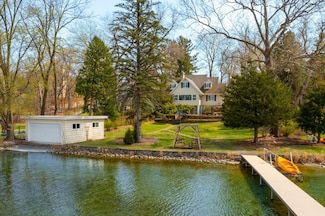 N67W32358 Wildwood Point Rd, Hartland, WI 53029