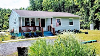 1992 Town Bridge Rd, Urbanna, VA 23175