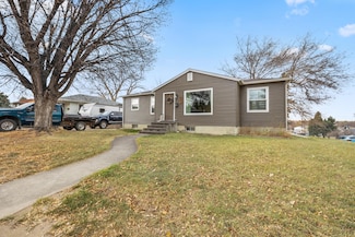 853 6th St, Havre, MT 59501
