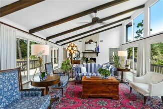115 Meadows Dr, Saint Simons Island, GA 31522