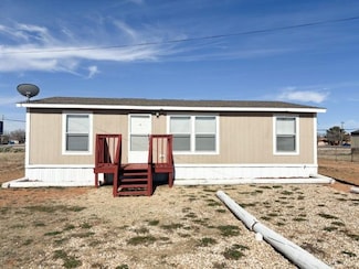 132 Railroad Ave, Levelland, TX 79336
