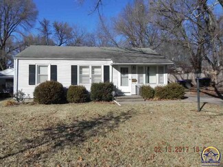 4316 SW Windsor Ct, Topeka, KS 66604