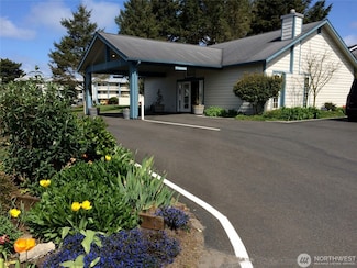 210 26th St NW Unit 207-8, Long Beach, WA 98631