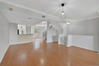 2911 NE 185th St Unit 2103, Miami, FL 33180