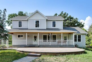 5801 Spencer Brook Dr NW, Cambridge, MN 55008