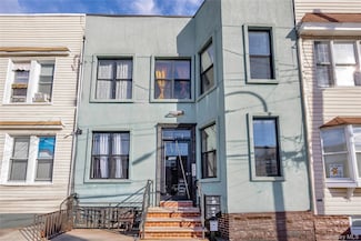 72-55 60th Ln, Flushing, NY 11385