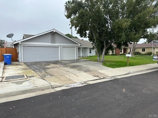 1359 Acacia Ct, Lemoore, CA 93245