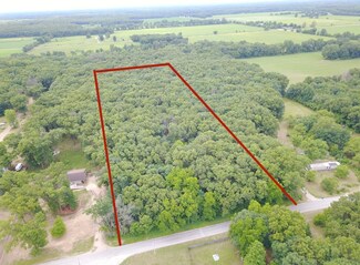 200 N Roosevelt Rd, Knox, IN 46534