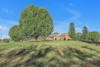 161 Graystone Dr, Gallatin, TN 37066
