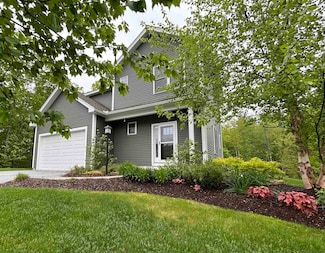 76 Cottonwood Way, Manchester, NH 03102