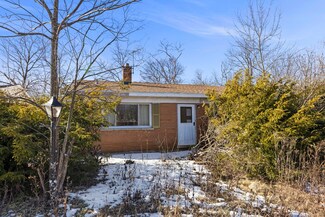 1S080 Indian Knoll St, Winfield, IL 60190