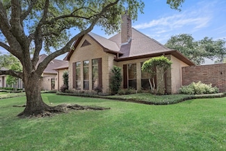 27 Bellchase Gardens Dr, Beaumont, TX 77706