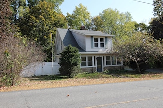 22 Maple St, Willsboro, NY 12996