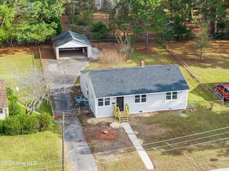 402 New River Dr, Jacksonville, NC 28540