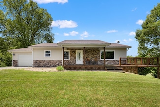 1676 Graves Rd, Stamping Ground, KY 40379