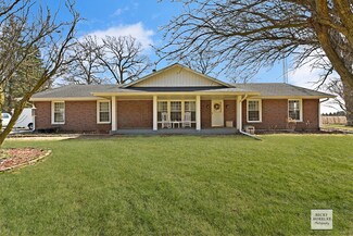 8S905 Oaken Dr, Big Rock, IL 60511