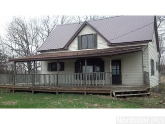 9968 330th St, Onamia, MN 56359