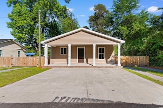 509 S Rosemary Ave, Andrews, SC 29510