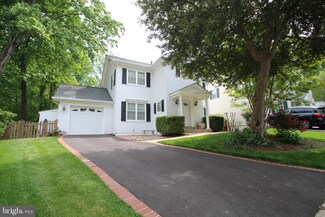 10036 Park Woods Ln, Burke, VA 22015