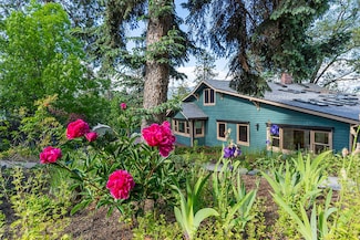 1320 Prospect St, Ashland, OR 97520