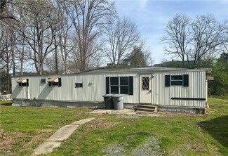 224 Roseboro Dr, Asheboro, NC 27203