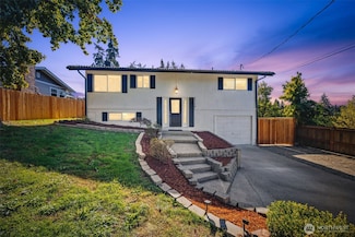 5716 96th St E, Puyallup, WA 98371