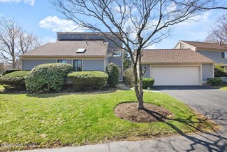 117 W Lyon Farm Dr, Greenwich, CT 06831