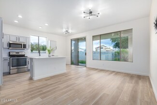 8829 N 65th Dr, Glendale, AZ 85302