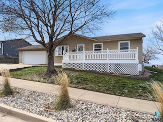 921 N Chicago Ave, Sioux Falls, SD 57103