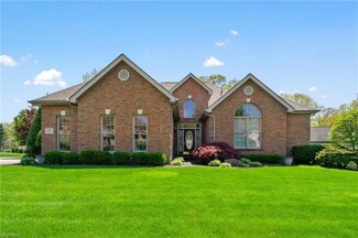 1769 Squaw Creek Dr, Girard, OH 44420