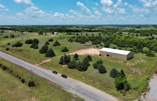 758 S Lake Rd, Ninnekah, OK 73067