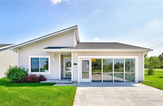 4375 E 44th St, Des Moines, IA 50317