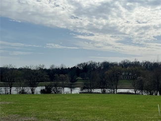 10 Grandlake Cir, Lebanon Township, MO 65536