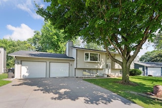 1485 Cardinal Ln, Chaska, MN 55318