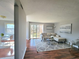 25 Rockland St Unit 1, West Roxbury, MA 02132