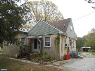 484 Ellis Ave, Lawnside, NJ 08045