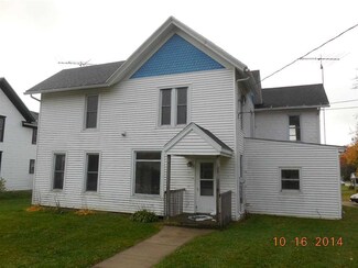 108 W Green St, Fox Lake, WI 53933